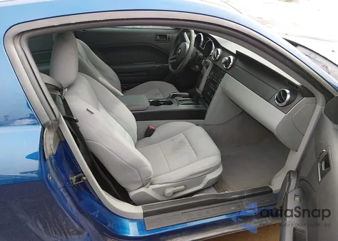 2009 Ford Mustang V6/V6 Premium from USA, damaged, VIN 1ZVHT80N695130477